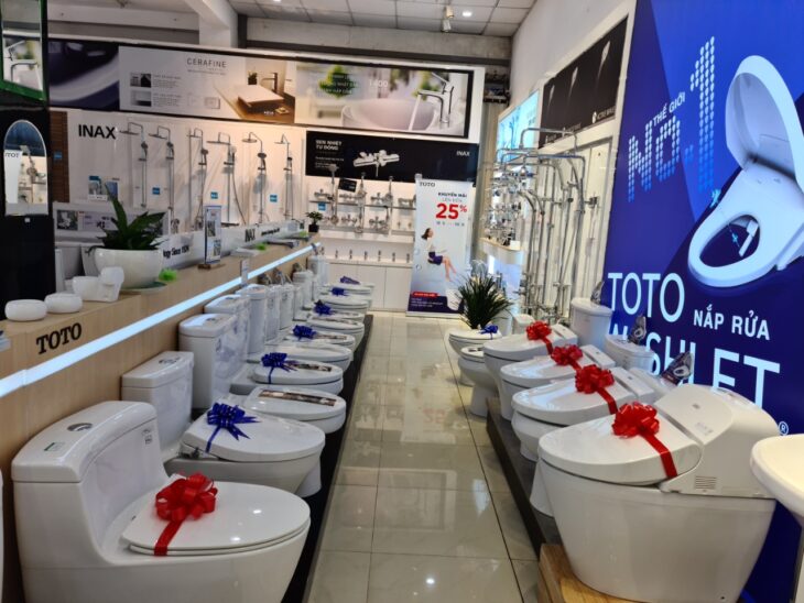 Showroom HƯNG PHÚ – Thế giới nội thất phòng tắm