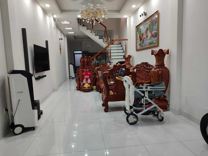 +1 Bán nhà mặt phố Linh Tây, Thủ Đức, HXT oto đậu trong nhà, giá cực tốt.