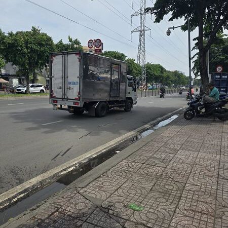 NGAY CHỢ BÌNH TRỊ ĐÔNG GẤP BÁN NHÀ 2 TẦNG 5.2X11M 54M2 HẺM XE HƠI SÁT VÁCH TÊN LỬA CHỈ 4.7 TỶ