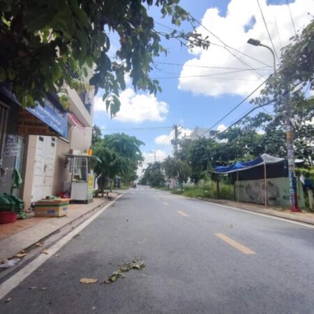 NHÀ MT Đường RỘNG 10M TÂN XUÂN – HÓC MÔN – Gần đường TÔ KÝ.