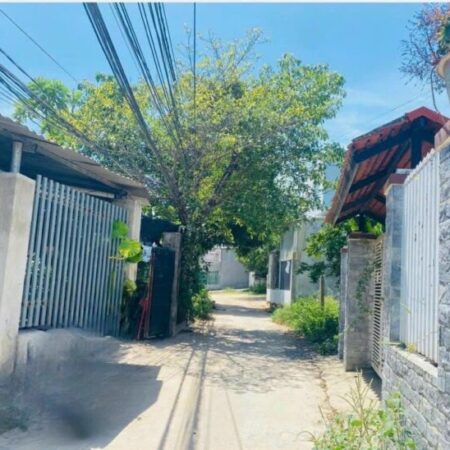 NHÀ CẤP 4 GÓC MẶT TIỀN TRẠM ĐIỆN HÒN NGHÊ VĨNH NGỌC