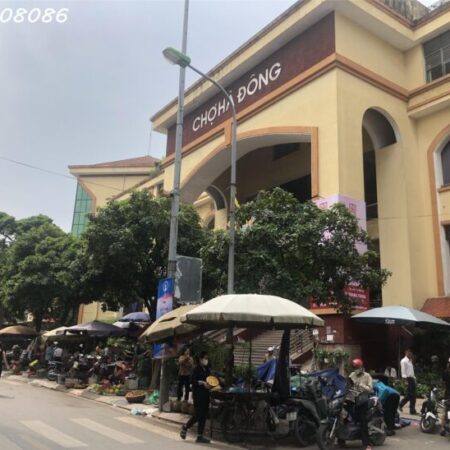 Nhà đẹp kinh doanh 30m ra phố Phùng Hưng Hà Đông, ngõ xe tải vào nhà, 5 tầng, 39m2, nhỉnh 8 tỷ có