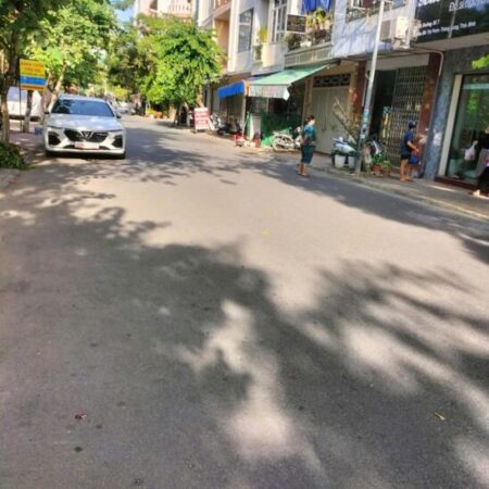 Cần bán nhà gấp mặt đường Trần Thái Tông Thành Phố TháiBình, diện tích 96m2, giá 11,9 tỷ