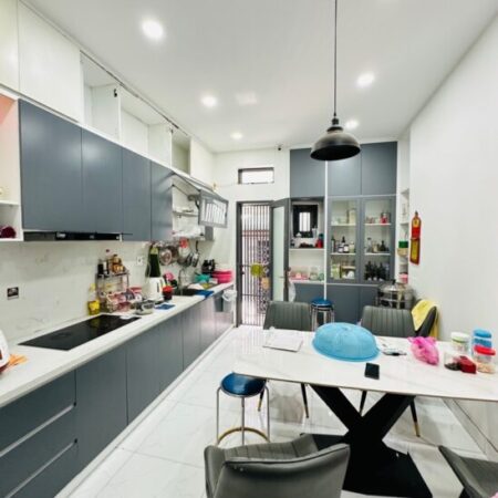 NHÀ ĐẸP 4 TẦNG – HXH VÔ NHÀ – Đ. HUỲNH VĂN BÁNH – 63M2 NHỈNH 11 TỶ