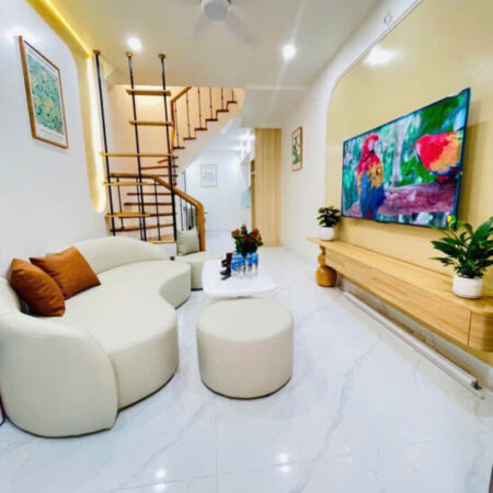 Nhà đẹp Thanh Xuân,2 thoáng , full nội thất 36m, 4 tầng . Giá 6.45 tỷ . Sổ chính chủ