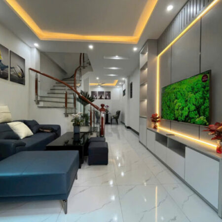 Gia đình cần bán căn nhà Đại Mỗ 5 tầng full đồ đẹp