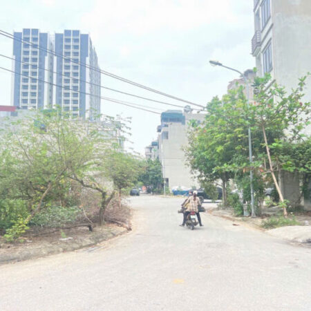 Đất dịch vụ Yên Nghĩa – Diện tích 50m – Mặt tiền 5 . Sổ đẹp – phân lô – Áp sát lô góc – View Vành