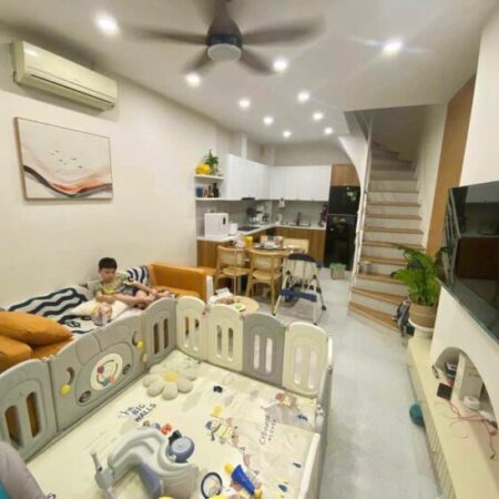 BÁN NHÀ KHÂM THIÊN- ĐỐNG ĐA, HIẾM, NHÀ ĐẸP, FULL NỘT THẤT, DT 40M2, GIÁ 6.35 TỈ