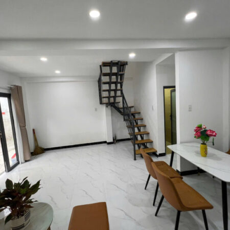 Cần bán nhà riêng LÔ GÓC giá 5,1 tỷ VND tại Quận 10, Hồ Chí Minh 10m ra mặt phố Nguyễn chí Thanh