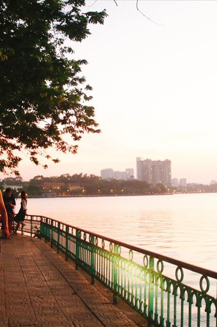 Bán nhà L2 Lạc Long Quân Sát Phố Ở Ấm Áp 5 phút ra Tây Hồ 22m2 3.35 tỷ