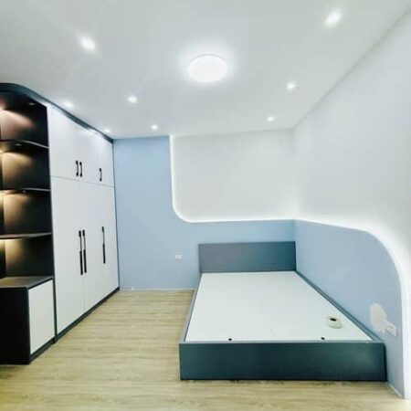 Bán Nhà Tại Ngã Tư Sở Trường Chinh: Mặt Tiền 5.2m, Diện Tích 29m², Giá 5.5 Tỷ VNĐ