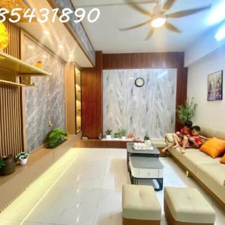 Cơ Hội Sở Hữu Căn Hộ 3 Phòng Ngủ, Sân Vườn BBQ Rộng Rãi Thoáng Mát Tại Đền Lừ 1, Chỉ 3.x Tỷ