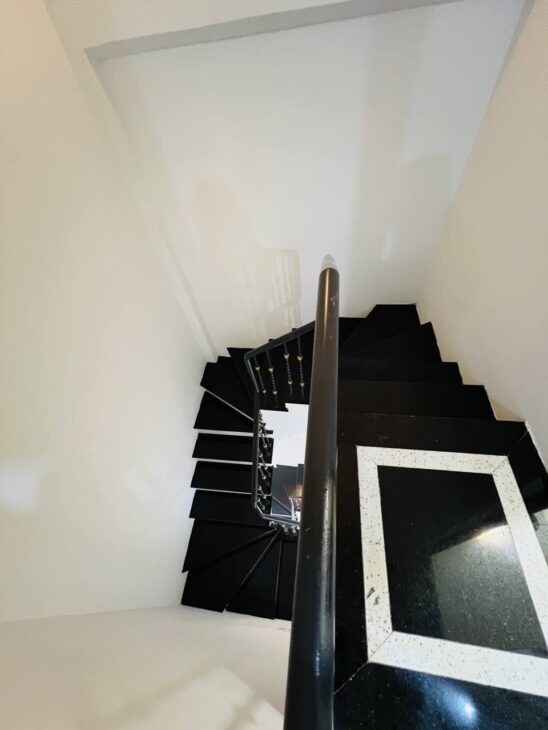 Bán nhà Tân Mai giá 3.28 tỷ, diện tích 25m2, 3 tầng, mặt tiền 4m