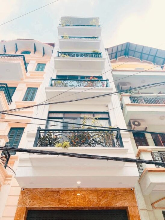 NHÀ ĐẸP PHỐ CẦU GIẤY – 40M2 x 5T – MT 4.2M – 7.65 TỶ – NHÀ ĐẸP – NGÕ THOÁNG – Ô TÔ ĐỖ 24/7