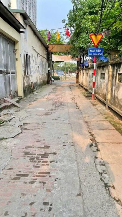 Bán nhà riêng 36m2, 3 tầng, 3PN, tại Kim Giang, Hoàng Mai, HN, ô tô đậu cửa, giá nhỉnh 4,5 tỷ