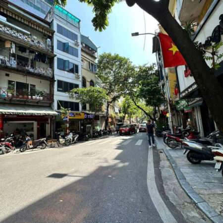 Bán nhà Mặt Phố Kim Mã, kinh doan đỉnh 100mx5 tầng, thang máy, đầu tư sinh lời 53 tỷ. Bán nhà Mặt Phố Kim Mã, kinh doan đỉnh 100mx5 tầng, thang máy, đầu tư sinh lời 53 tỷ.