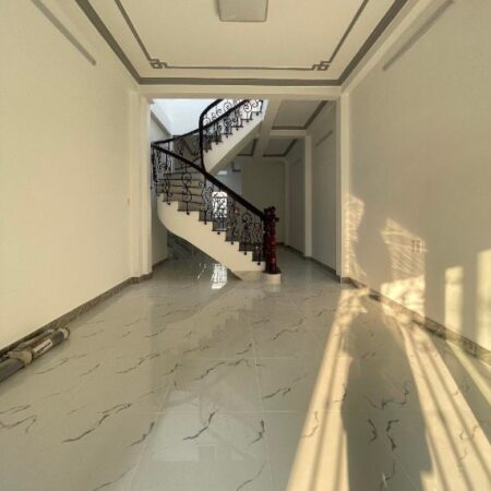 Nhà xe hơi ngủ trong nhà, lô nhì Đặng Nhữ Lâm, Thị Trấn Nhà Bè, 4×15, 2 tầng, chỉ 5.4 tỉ