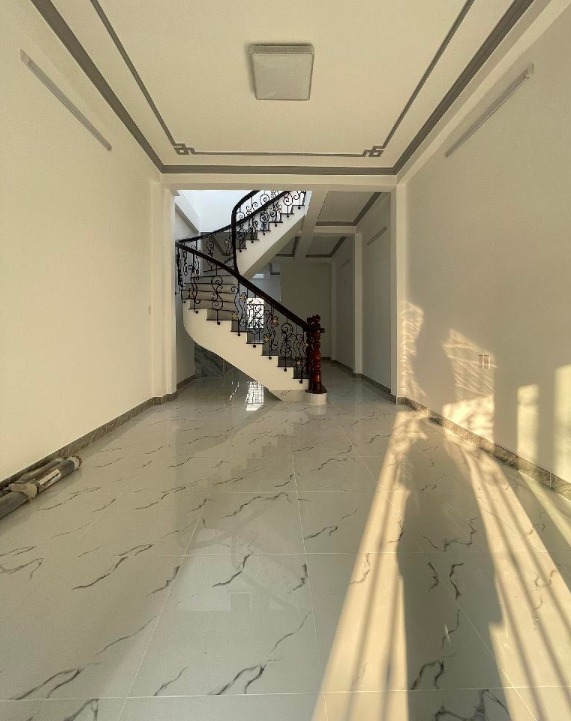 Nhà xe hơi ngủ trong nhà, lô nhì Đặng Nhữ Lâm, Thị Trấn Nhà Bè, 4×15, 2 tầng, chỉ 5.4 tỉ