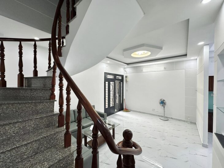 Nhà 4 Tầng Ngọc Thụy Long Biên, 52m², 4PN, 3WC, Ngõ Rộng, Giá Hấp Dẫn!”