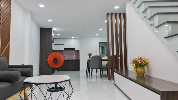 Nhà đẹp, 3 tầng THÍCH QUẢNG ĐỨC, PN, 5.9 tỷ, 54m2