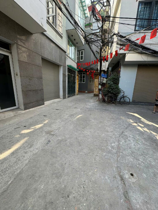 Bán nhà N50 Lạc Long Quân phố VIP Ở Đẳng Cấp sát Tây Hồ 37m2 5 Tầng 7.9 tỷ