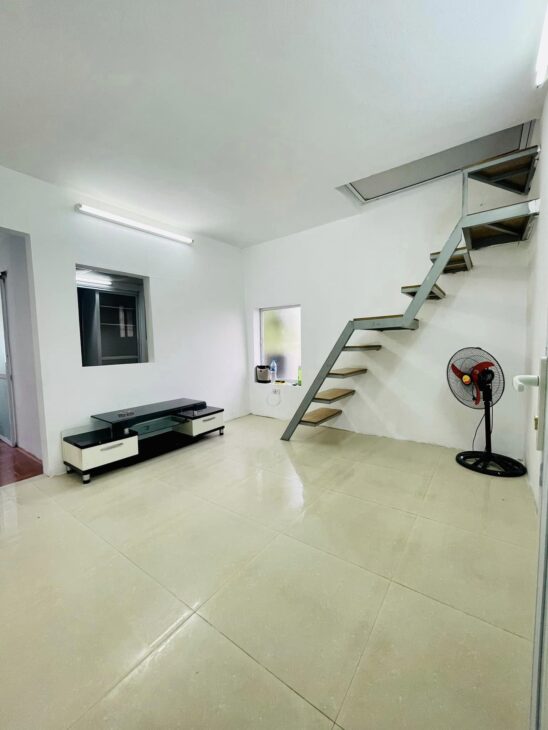 ⚜️ SIÊU RẺ 1.05 TỶ TẬP THỂ PHỐ QUỲNH MAI HAI BÀ TRƯNG 35M2 2PN 1WC SĐCC ⚜️