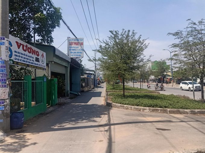 Bán nhà MT Trần Văn Giau Xã Lê Minh Xuân 6 x50 (250)m thổ cư giá 11,7 ty