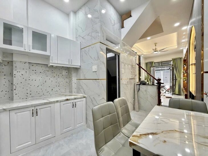 BÁN NHÀ TAM GIÁC TIỆN ÍCH LÊ VĂN THỌ, HẺM XE HƠI Đ, P14 GÒ VẤP, 3.X TỶ