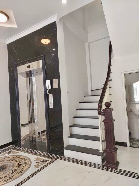 SIÊU HIẾM – LÔ GÓC – Ô TÔ TẢI TRÁNH – THANG MÁY – AN SINH ĐỈNH CAO BÁN NHÀ NGÔ GIA TỰ, LONG BIÊN