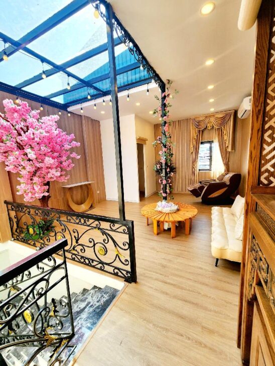 Nhà đẹp phố Đặng Tiến Đông_ Hoàng Cung Châu Âu giá nhỉnh 11 tỷ