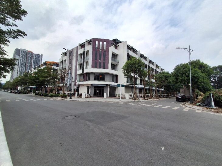 BÁN ĐẤT TẶNG NHÀ C4 MẶT PHỐ ĐỨC GIANG HÀNG XÓM CHUNG CƯ BÌNH MINH 62m² – NHỈNH 10 TỶ (CÓ THƯƠNG