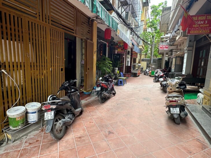 Tặng nhà 2 tầng cho chủ mới lô đất DT 45m2 tại Vạn PHúc – Hà Đông.Nhà 2 mặt tiền trước và sau, oto