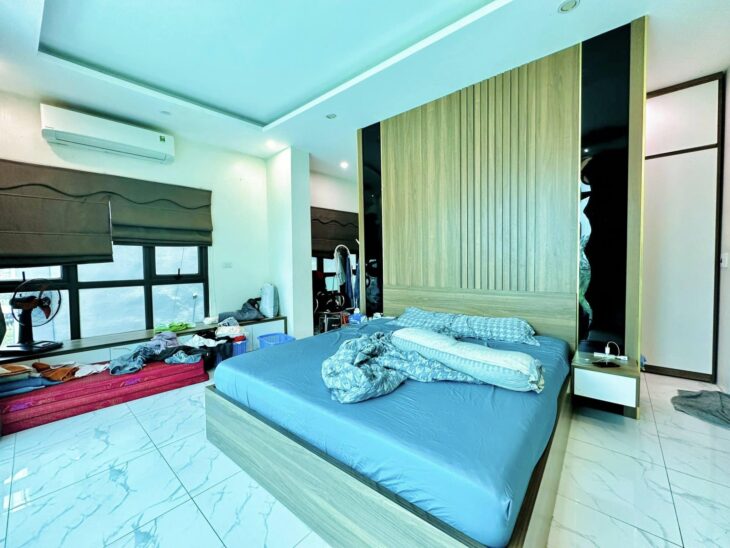 ⚜️ Mặt phố Đê La Thành Nhỏ, Đống Đa, Lô góc 72m2 5T MT 4.5m, Chỉ 18.5 Tỷ ⚜️