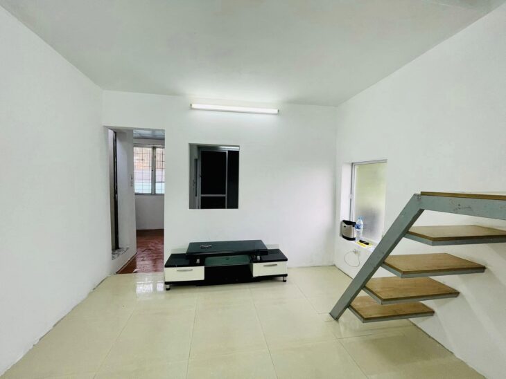 ⚜️ SIÊU RẺ 1.05 TỶ TẬP THỂ PHỐ QUỲNH MAI HAI BÀ TRƯNG 35M2 2PN 1WC SĐCC ⚜️