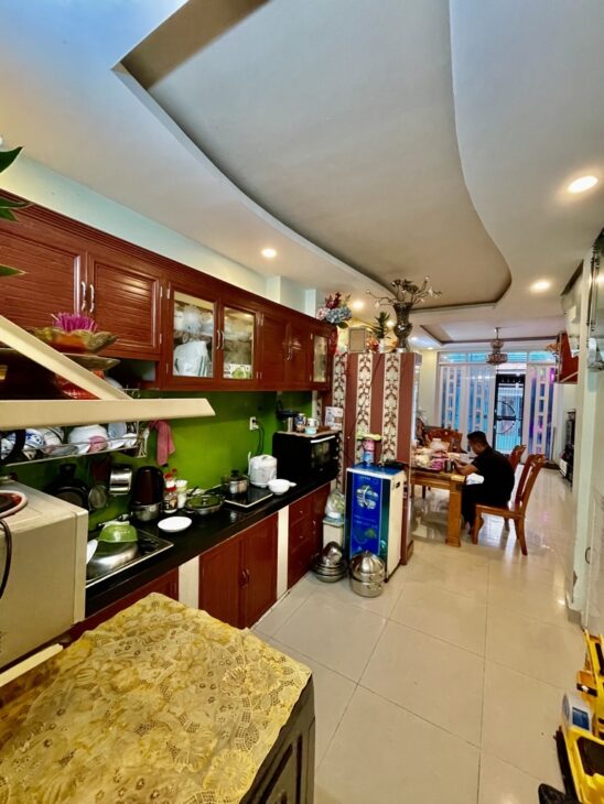 CHỈ 4.5 TỶ, P4 QUẬN 8, ĐỐI DIỆN CỔNG CHỢ PHẠM THẾ HIỂN, NHÀ 2 TẦNG CÒN MỚI.