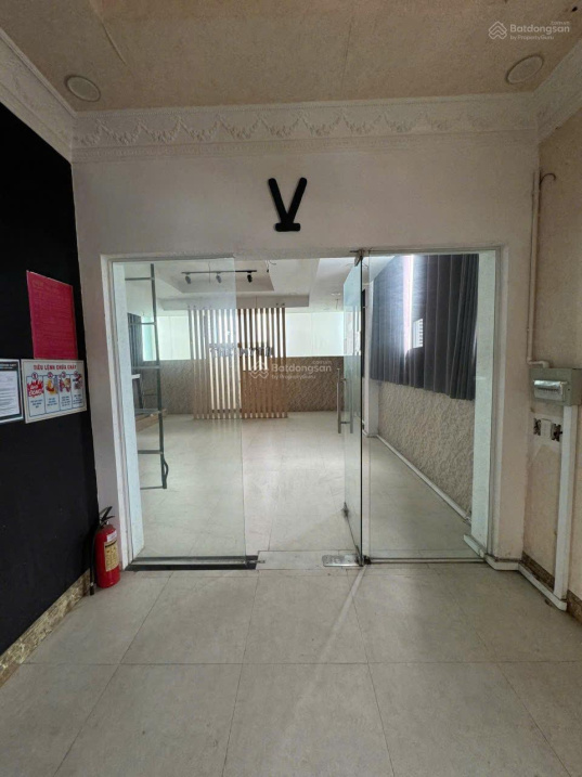 Chính chủ bán nhà mặt tiền DT 120m2 1 trệt 5 lầu đang KD đường Huỳnh Tấn Phát, Phường Phú Thuận