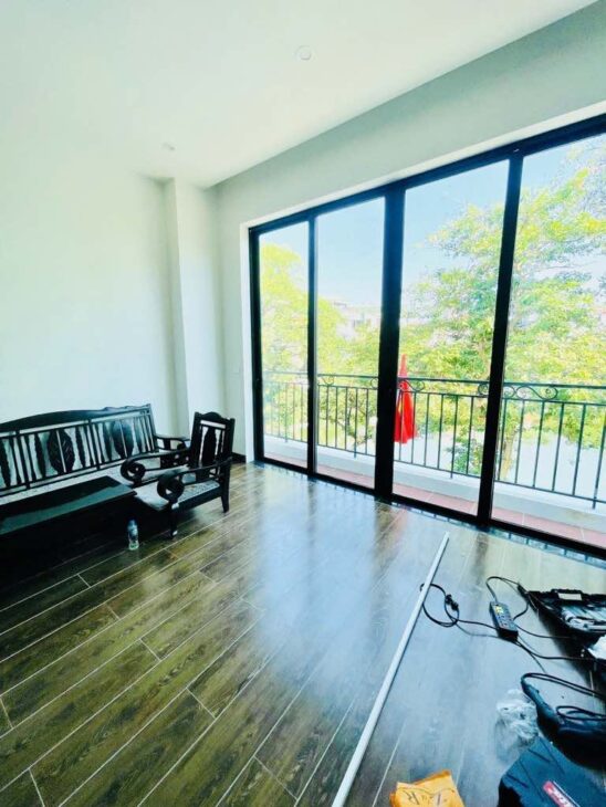 Siêu phẩm lô góc mặt phố Long Biên, 102m x 7 tầng, mặt tiền 5.8m, view hồ, ôtô tránh, kinh doanh