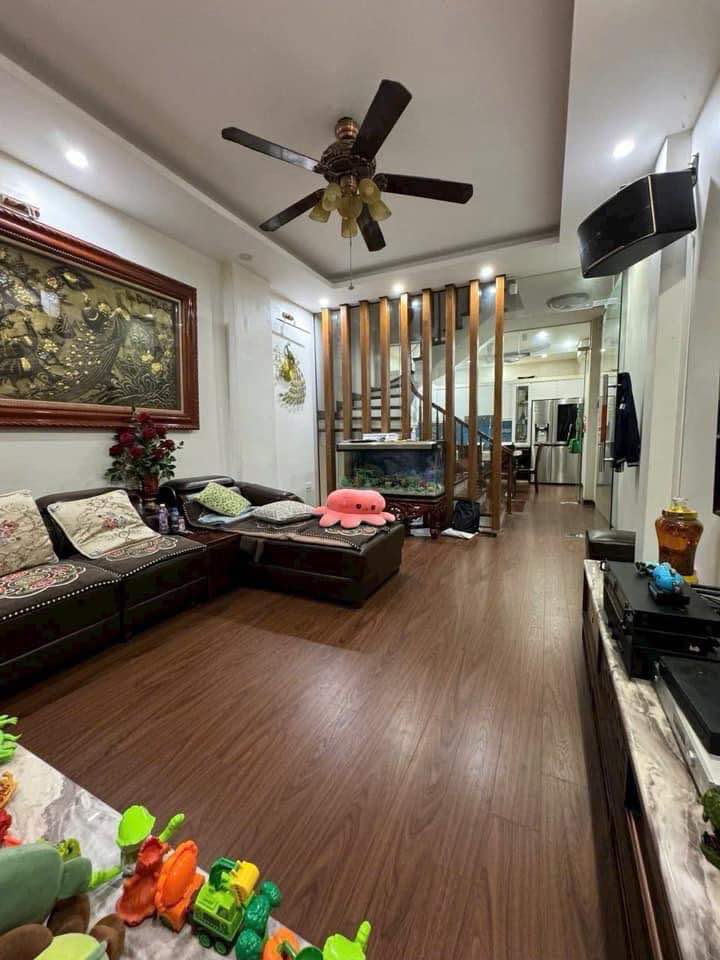 nhà đẹp Ngọc Lâm, 45m x 5 tầng, kinh doanh, ôtô đỗ cửa, chỉ 12 tỷ