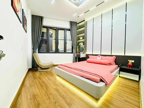NGỌC KHÁNH -BA ĐÌNH – LÔ GÓC – NGÕ THÔNG, KINH DOANH: 40M, 4T, GIÁ 8.6 TỶ