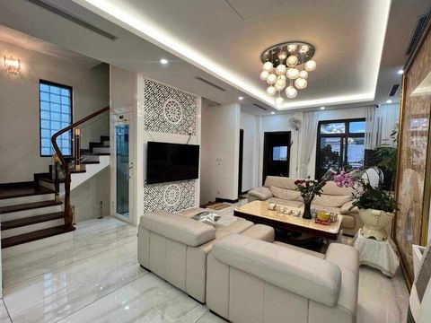 BÁN NHÀ Lô Góc Mặt PHố Tân Ấp – Ba Đình, Vỉa Hè Rộng, KD: 35m2, 4 Tầng, Mt: 4.6m