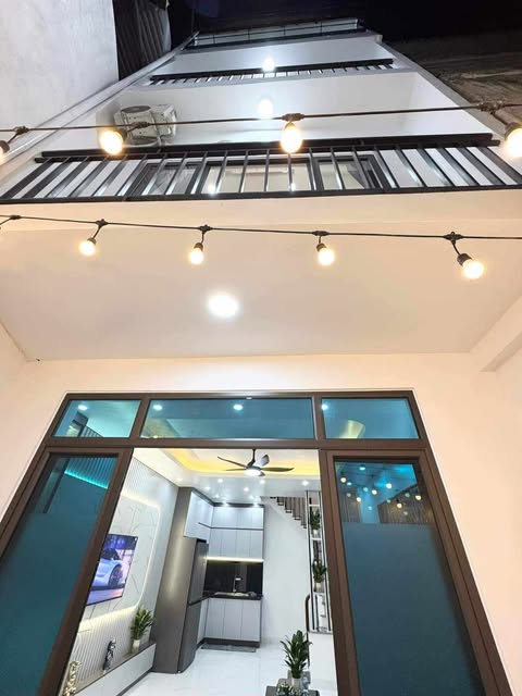 PHẢI THẬT NHANH, VÂN ĐỒN – HAI BA TRƯNG, NHÀ ĐẸP 5* : 56M, 4T, MT: 4.5M, NHỈNH 6 TỶ