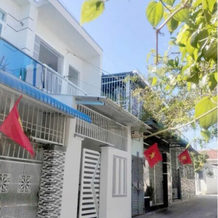 NHÀ MỚI 2 TẦNG THIẾT KẾ HIỆN TẠI MẶT TIỀN ĐƯỜNG HOÀ TRUNG VĨNH HOÀ – NHA TRANG GIÁ : 2TY250