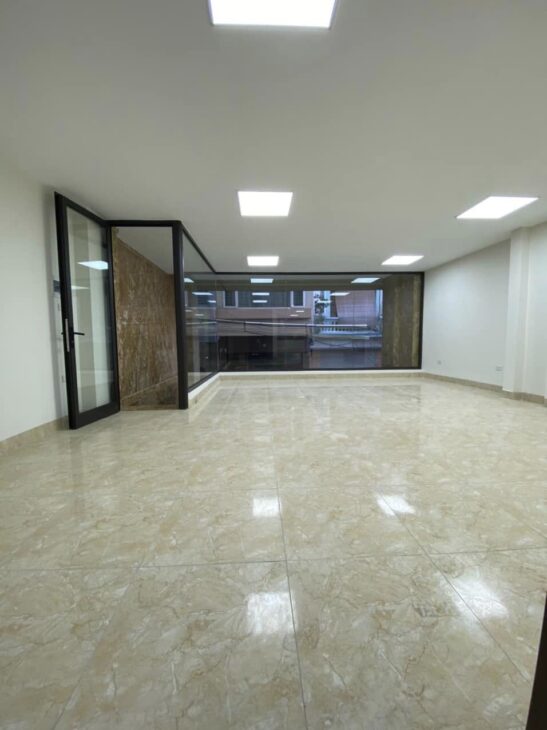 BÁN TOÀ VĂN PHÒNG NGUYỄN XIỂN – 10 TẦNG THANG MÁY GARA – DÒNG TIỀN 180TR/TH, GIÁ 5X TỶ