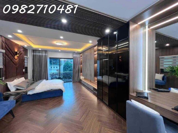Bán gấp nhà 4 tầng lô góc mặt tiền quận Tây Hồ