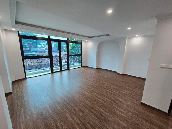 Cần bán nhà 50m2, 7 tầng, MT 6m, lô góc, 22 tỷ, mặt đường Âu Cơ – Tây Hồ