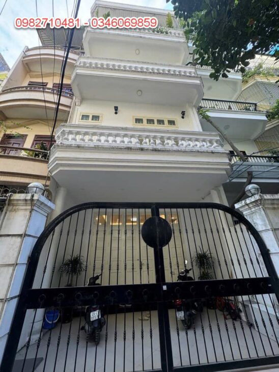 Gia đình cần bán nhà khu dân trí cao, ngõ ô tô Đội Cấn – Ba Đình