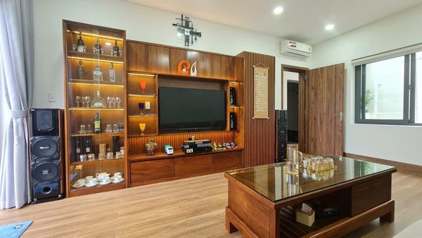 Bán Nhà Đẹp Mới Xây 3 Tầng Mặt Tiền – Giá 18 Tỷ NHA TRANG