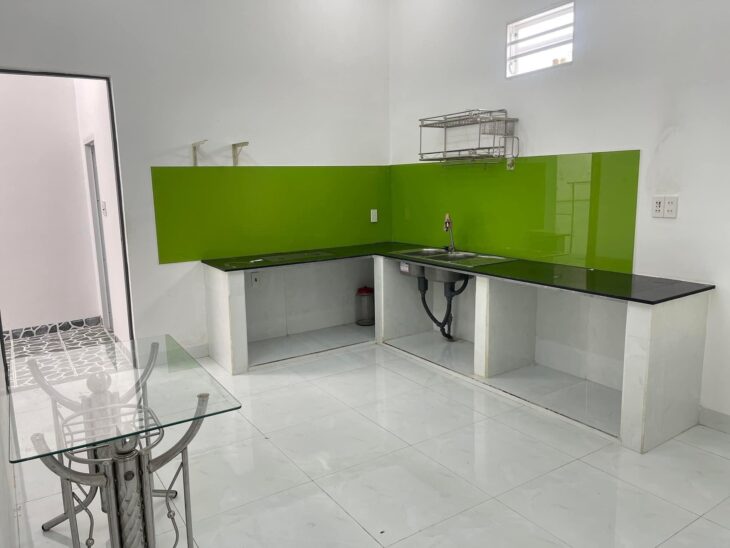 Bán Căn Nhà Gần Sân Bóng – Vĩnh Ngọc, Nha Trang