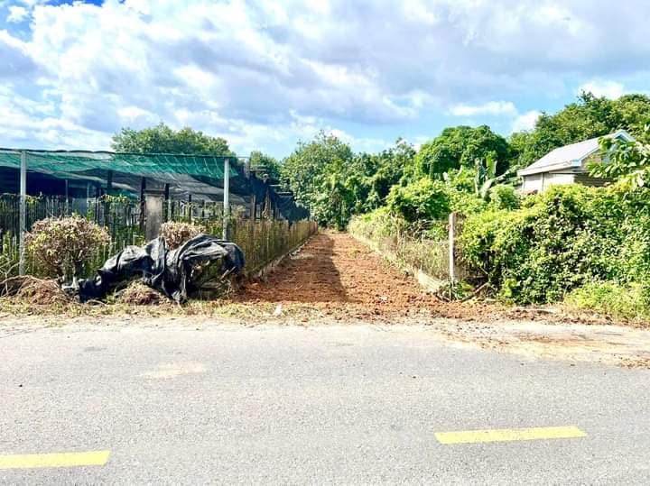 bán lô đất mặt tiền bà thiên xã nhuận đức , củ chi, dt 350m2 có 150m2 thổ cư giá 2,2 tỷ