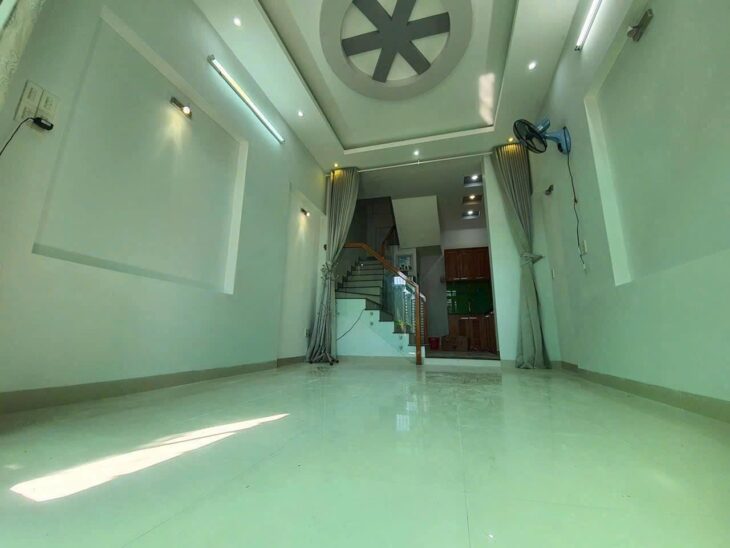 Bán nhà 3 tầng phố Tây gần biển, hẻm Tuệ Tĩnh – Lộc Thọ, Nha Trang chỉ 4.7 tỷ (Đang cho thuê)